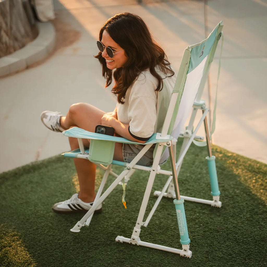 Heavy-Duty Freestyle Comfort Pro Rocker - Choice 375 - Heavy-Duty Kickback Rocker with Beverage Holder Detail